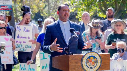 Assemblywoman Pilar Schiavo Hosts Press Conference On Health Impacts From Chiquita Canyon Landfill